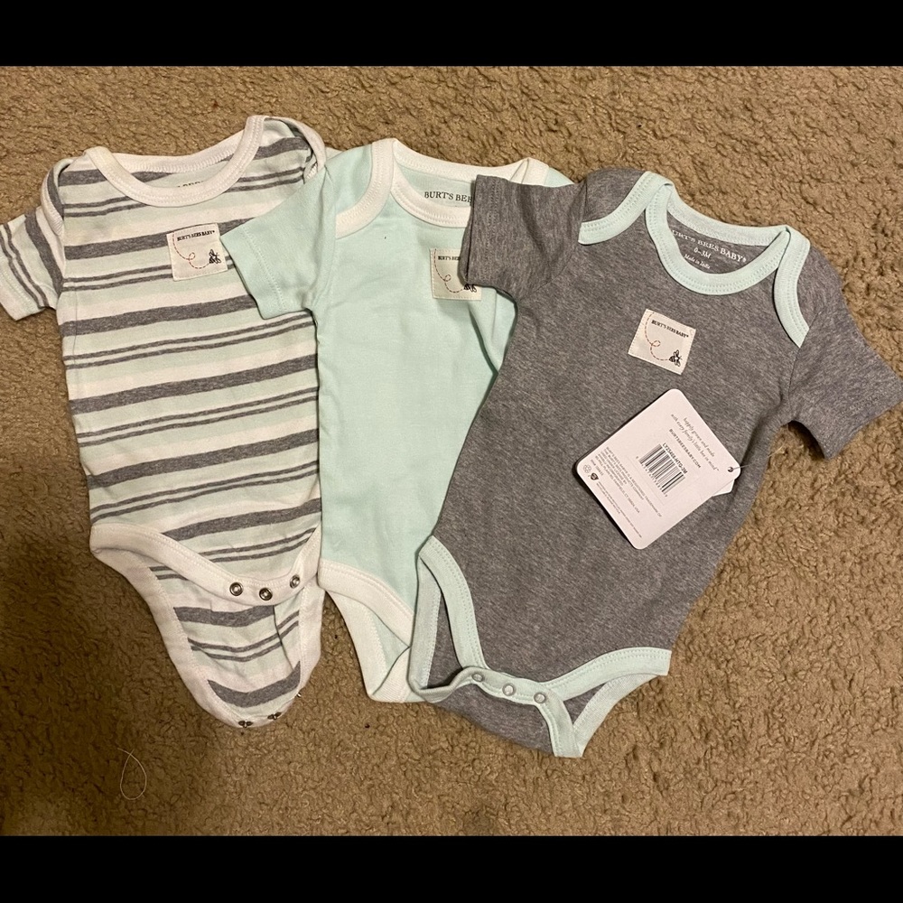 NWT Burt’s Bees 0-3 Oneies